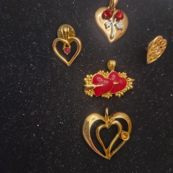 Vintage Heart Pendant / Pin Lot Mixed Materials And Styles Red Gold-tone - Picture 2 of 9